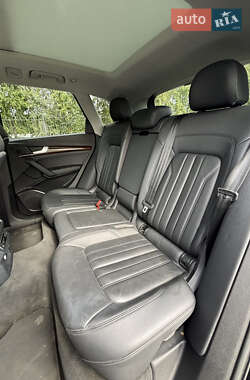 Внедорожник / Кроссовер Audi Q5 2018 в 