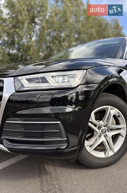 Внедорожник / Кроссовер Audi Q5 2018 в 
