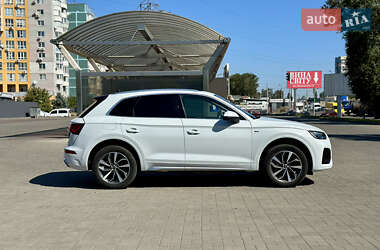 Позашляховик / Кросовер Audi Q5 2022 в 