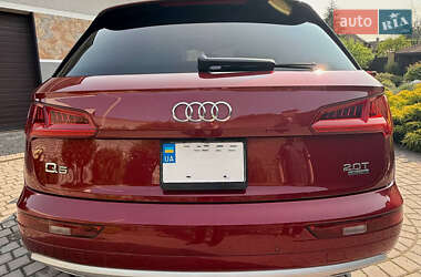 Внедорожник / Кроссовер Audi Q5 2017 в 