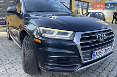 Позашляховик / Кросовер Audi Q5 2017 в 