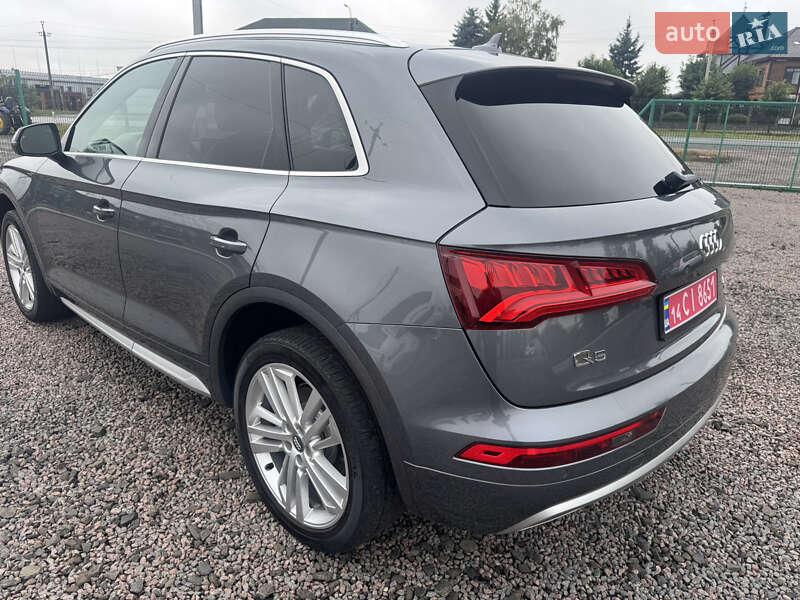 Внедорожник / Кроссовер Audi Q5 2018 в Луцке