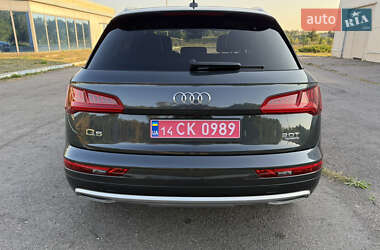 Позашляховик / Кросовер Audi Q5 2018 в 