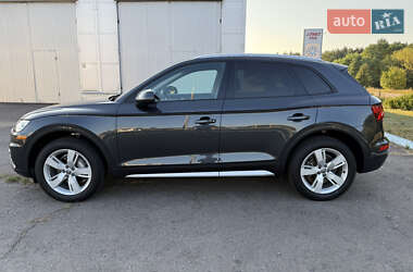 Позашляховик / Кросовер Audi Q5 2018 в 
