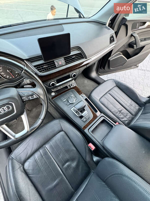 Внедорожник / Кроссовер Audi Q5 2019 в Самборе фото 32 Внедорожник / Кроссовер Audi Q5 2019 в Самборе