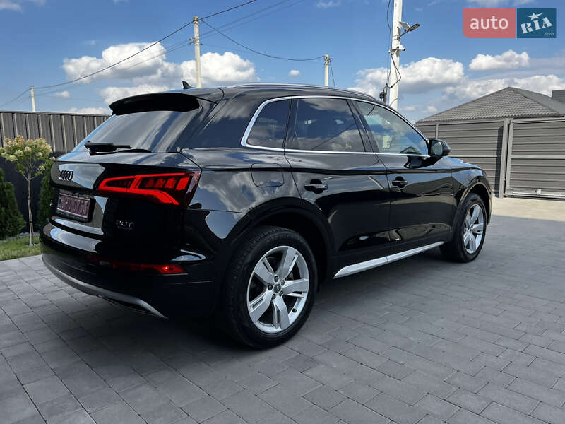 Позашляховик / Кросовер Audi Q5 2018 в Луцьку