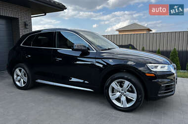 Внедорожник / Кроссовер Audi Q5 2018 в 