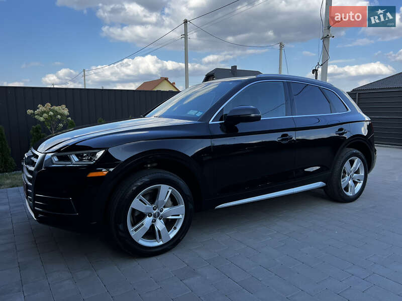 Позашляховик / Кросовер Audi Q5 2018 в Луцьку