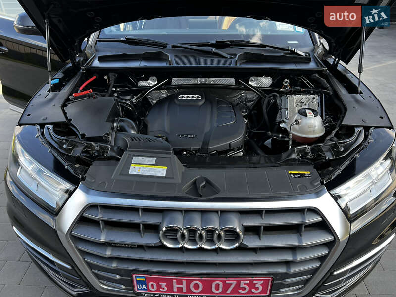 Позашляховик / Кросовер Audi Q5 2018 в Луцьку