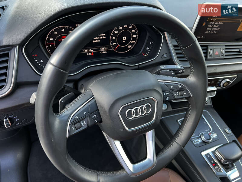 Позашляховик / Кросовер Audi Q5 2018 в Луцьку