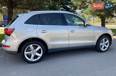 Внедорожник / Кроссовер Audi Q5 2012 в 