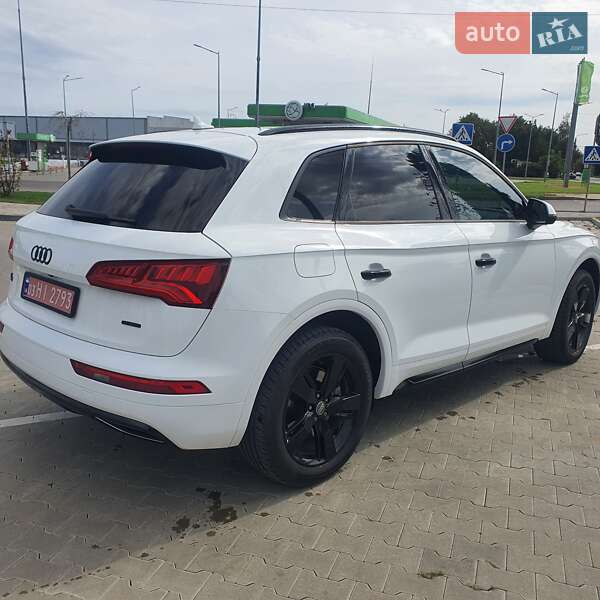 Внедорожник / Кроссовер Audi Q5 2017 в Луцке