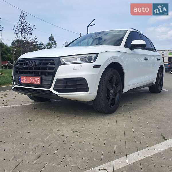 Внедорожник / Кроссовер Audi Q5 2017 в Луцке