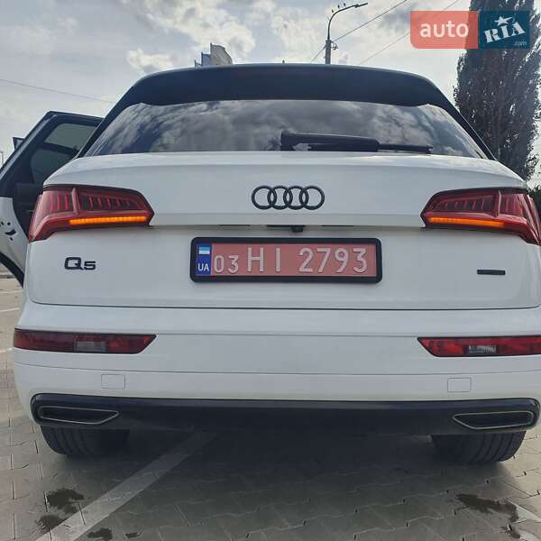 Внедорожник / Кроссовер Audi Q5 2017 в Луцке