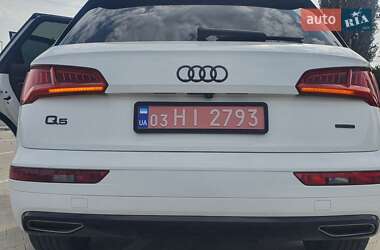 Внедорожник / Кроссовер Audi Q5 2017 в 