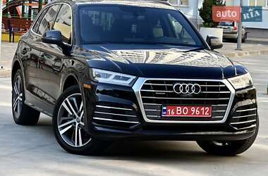 Внедорожник / Кроссовер Audi Q5 2017 в 