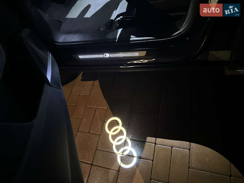 Внедорожник / Кроссовер Audi Q5 2022 в Черновцах
