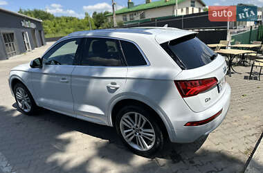 Позашляховик / Кросовер Audi Q5 2019 в  фото 6 Позашляховик / Кросовер Audi Q5 2019 в