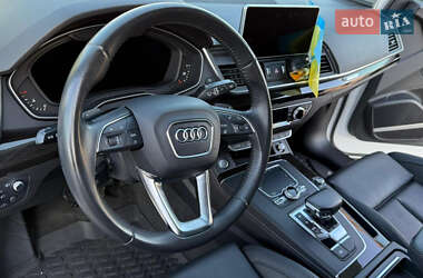 Внедорожник / Кроссовер Audi Q5 2017 в 