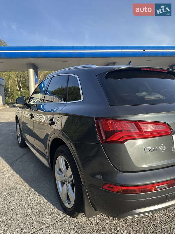 Позашляховик / Кросовер Audi Q5 2018 в Славуті фото 26 Позашляховик / Кросовер Audi Q5 2018 в Славуті