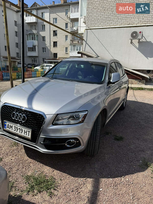Внедорожник / Кроссовер Audi Q5 2015 в 