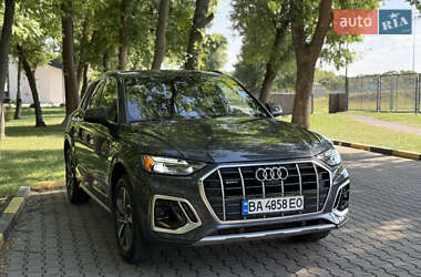 Внедорожник / Кроссовер Audi Q5 2020 в 