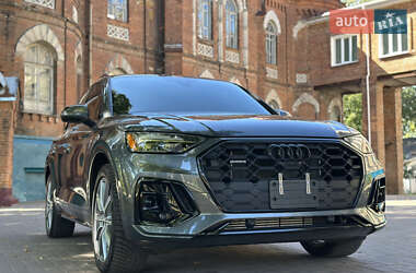 Внедорожник / Кроссовер Audi Q5 2024 в 