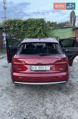 Внедорожник / Кроссовер Audi Q5 2017 в 