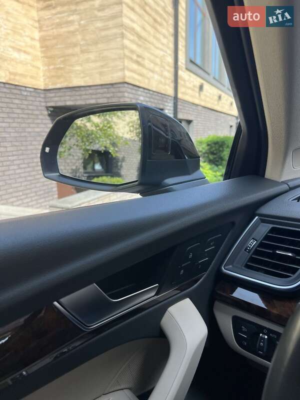 Внедорожник / Кроссовер Audi Q5 2018 в Стрые