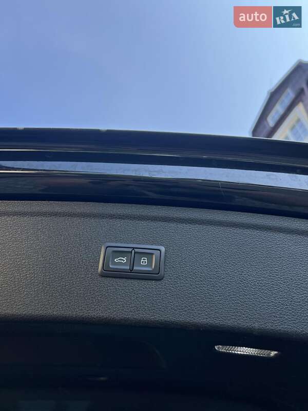 Внедорожник / Кроссовер Audi Q5 2018 в Стрые