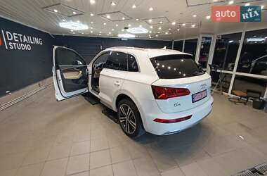 Внедорожник / Кроссовер Audi Q5 2018 в 