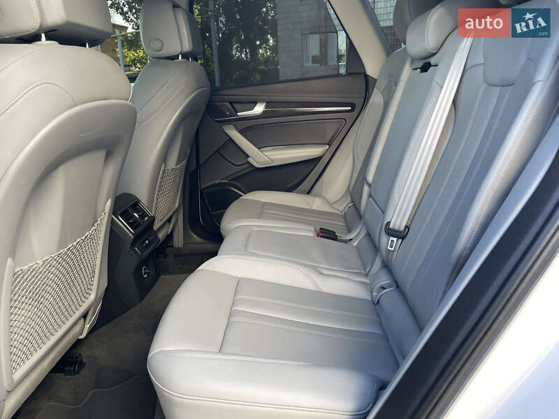 Позашляховик / Кросовер Audi Q5 2018 в Лубнах