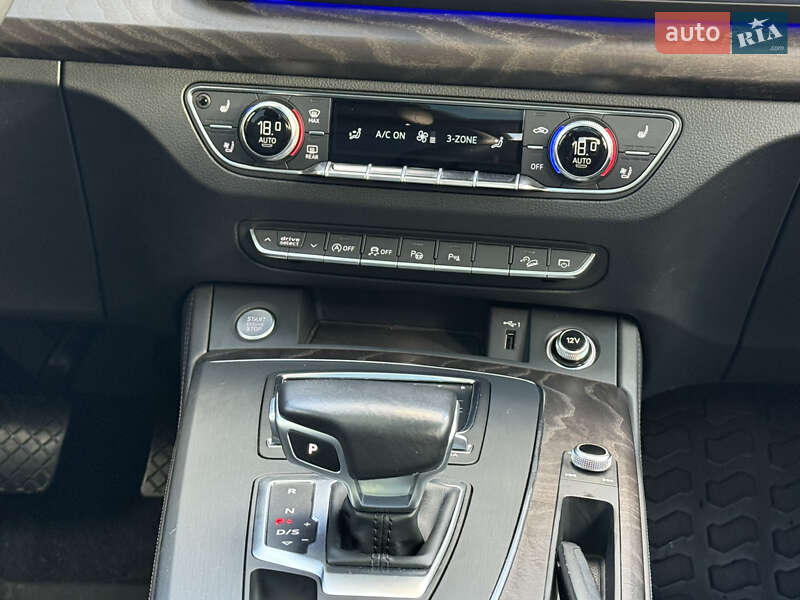 Внедорожник / Кроссовер Audi Q5 2018 в Стрые