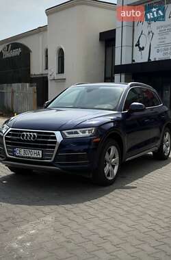 Внедорожник / Кроссовер Audi Q5 2018 в 