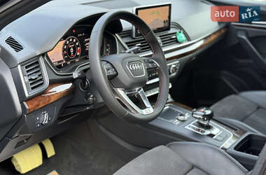 Внедорожник / Кроссовер Audi Q5 2017 в 