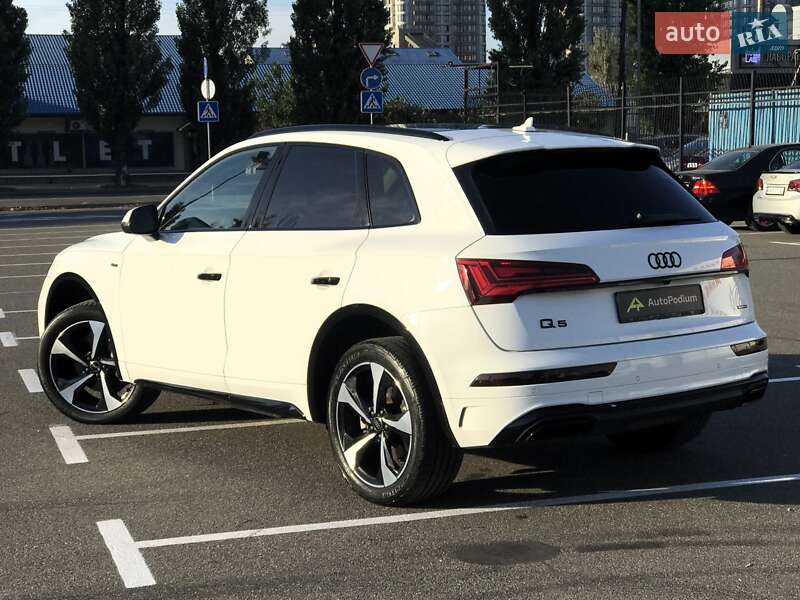 Позашляховик / Кросовер Audi Q5 2022 в Києві