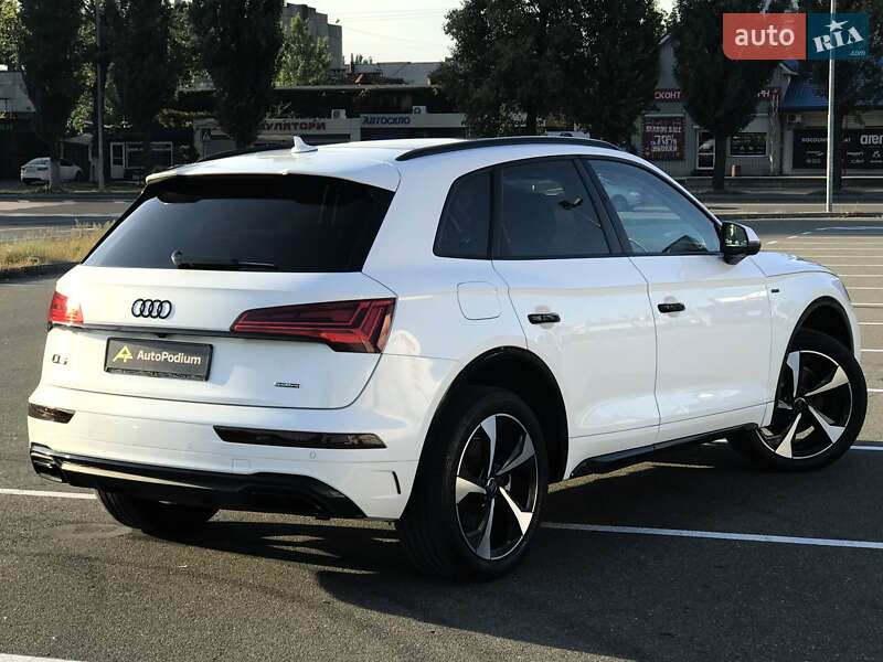 Позашляховик / Кросовер Audi Q5 2022 в Києві