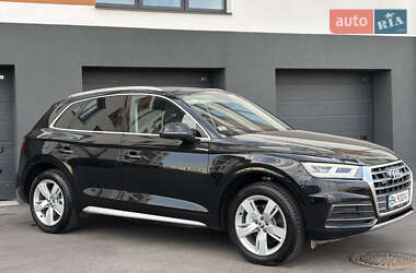 Внедорожник / Кроссовер Audi Q5 2017 в 