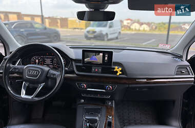 Внедорожник / Кроссовер Audi Q5 2017 в 