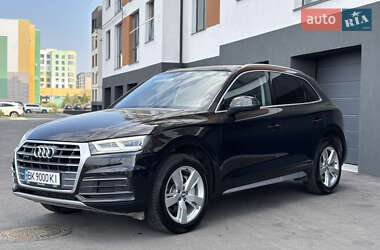 Внедорожник / Кроссовер Audi Q5 2017 в 