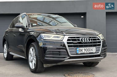 Внедорожник / Кроссовер Audi Q5 2017 в 