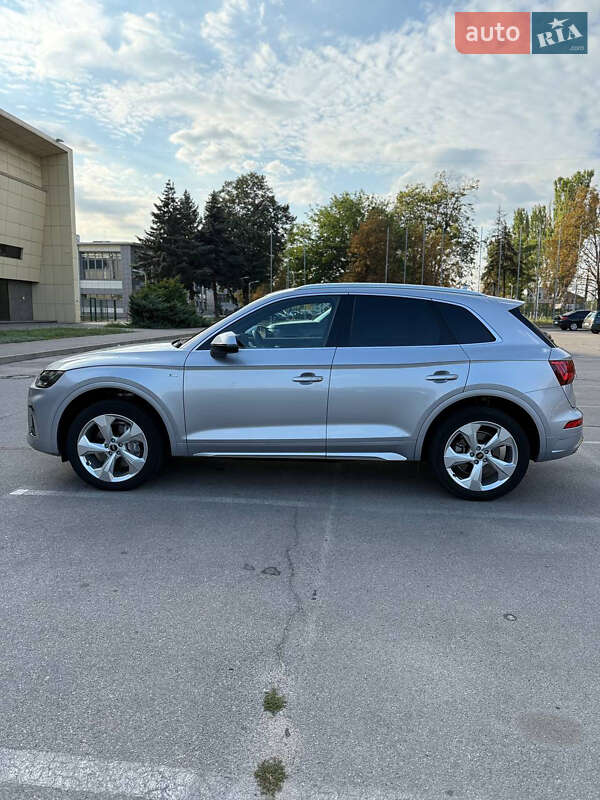 Позашляховик / Кросовер Audi Q5 2022 в Запоріжжі