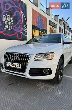 Позашляховик / Кросовер Audi Q5 2015 в 