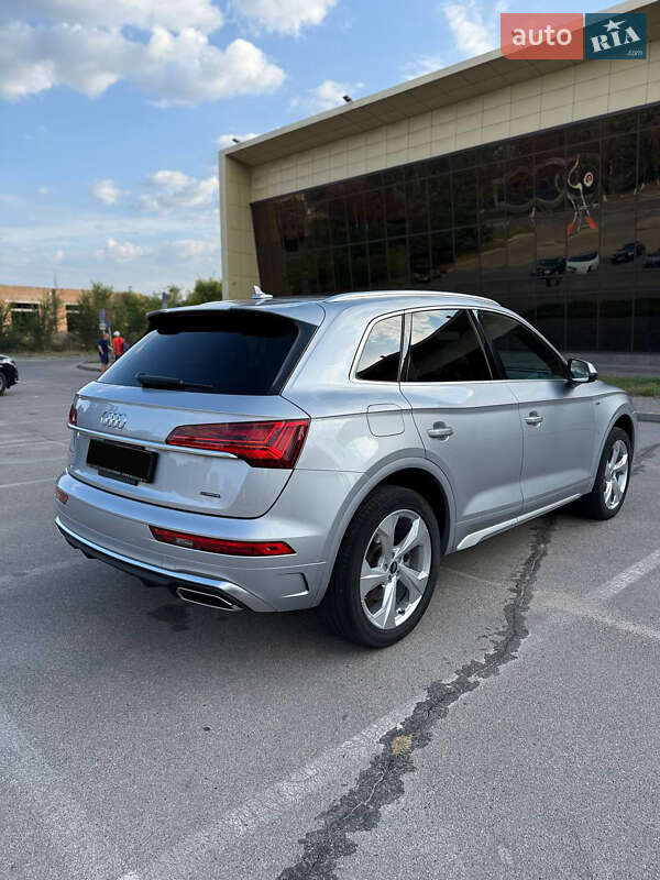 Позашляховик / Кросовер Audi Q5 2022 в Запоріжжі