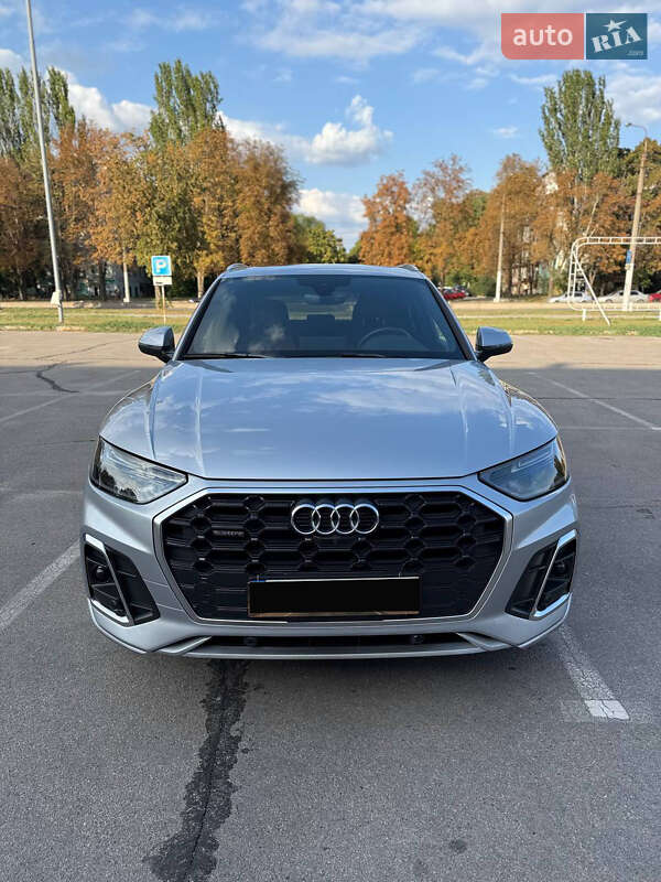 Позашляховик / Кросовер Audi Q5 2022 в Запоріжжі
