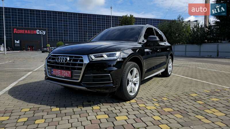 Внедорожник / Кроссовер Audi Q5 2018 в 
