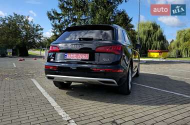 Внедорожник / Кроссовер Audi Q5 2018 в 