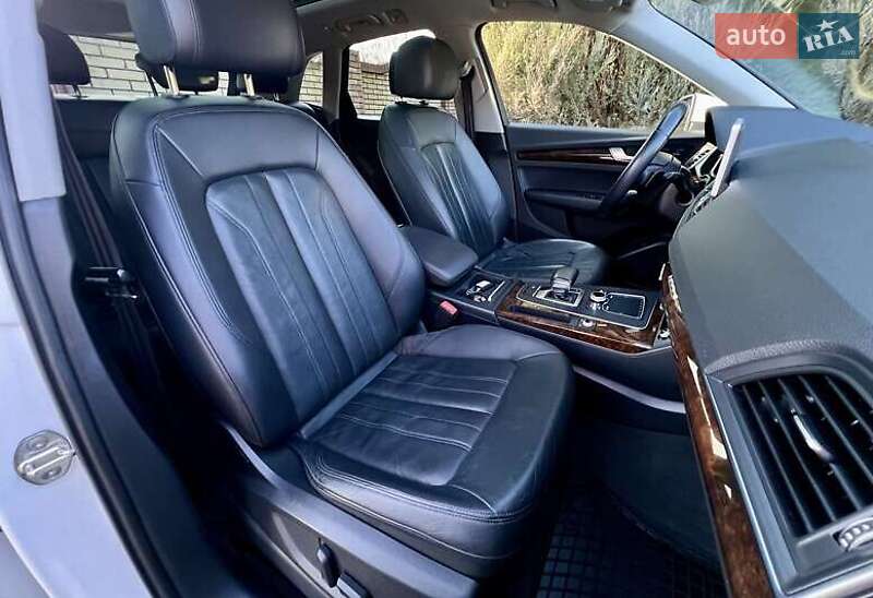 Позашляховик / Кросовер Audi Q5 2017 в Львові