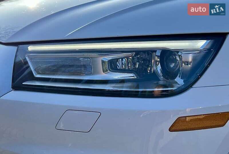 Позашляховик / Кросовер Audi Q5 2017 в Львові
