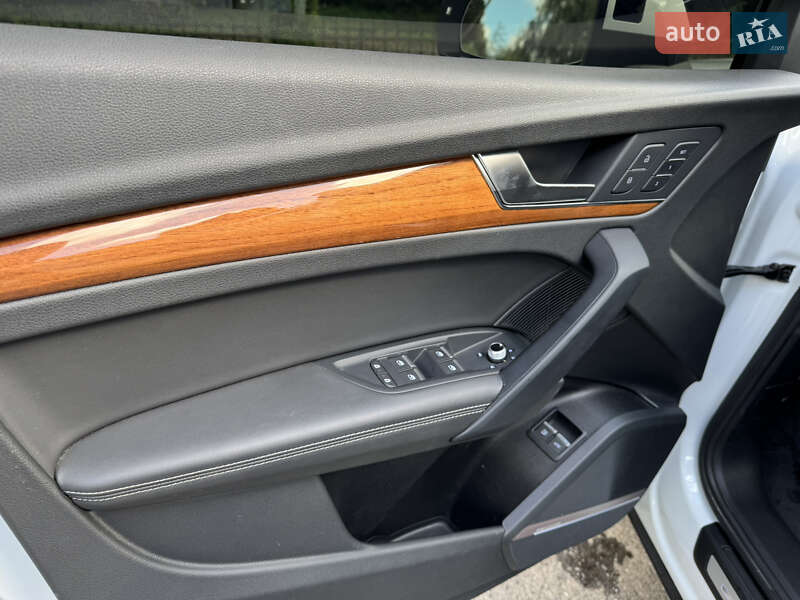 Внедорожник / Кроссовер Audi Q5 2020 в Тернополе